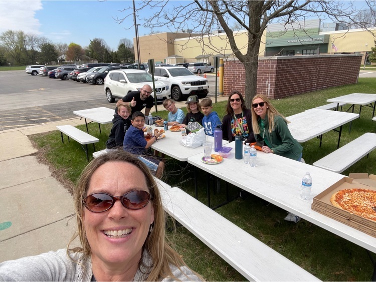 PTO run auction 4th grade…pizza and Popsicles with the fourth grade teachers!